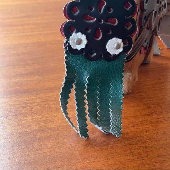 Vintage Hungarian Folk Art Wooden Horsehair Covered Canteen Flask Leather Strap - Picture 4 of 16